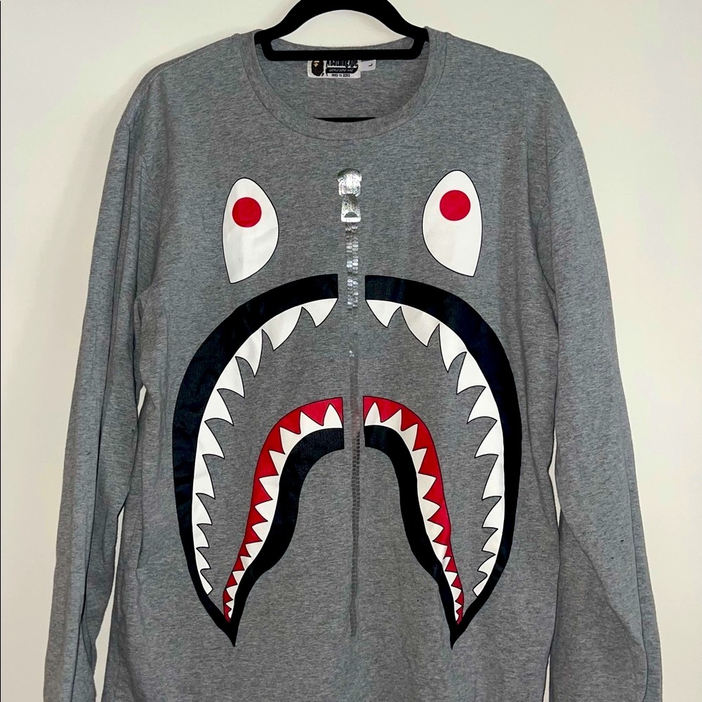 BAPE long sleeve SHARK T SHIRT.